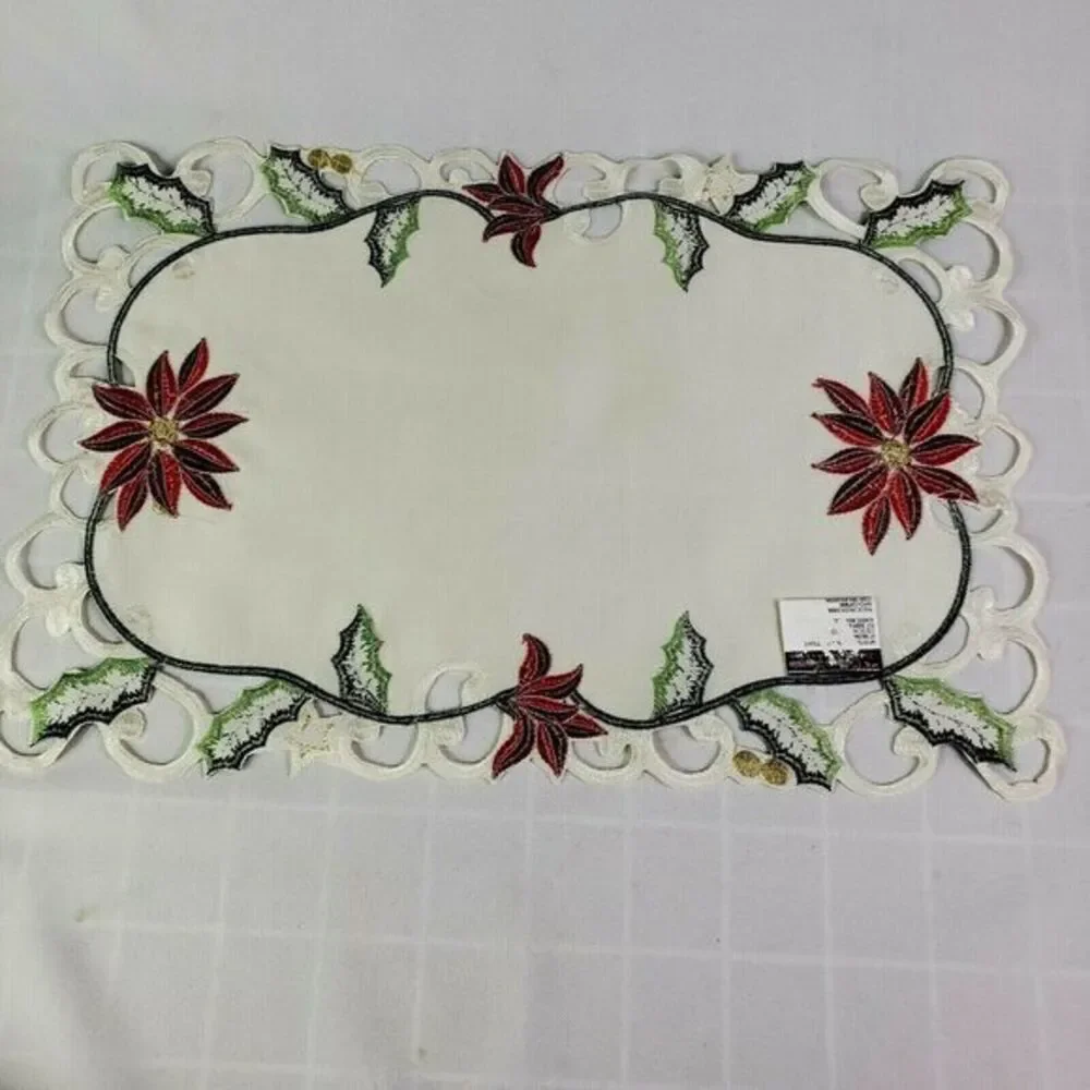 Embroidered placemats for christmas table x 4 pieces 17 x 11 inch Red Green Beis